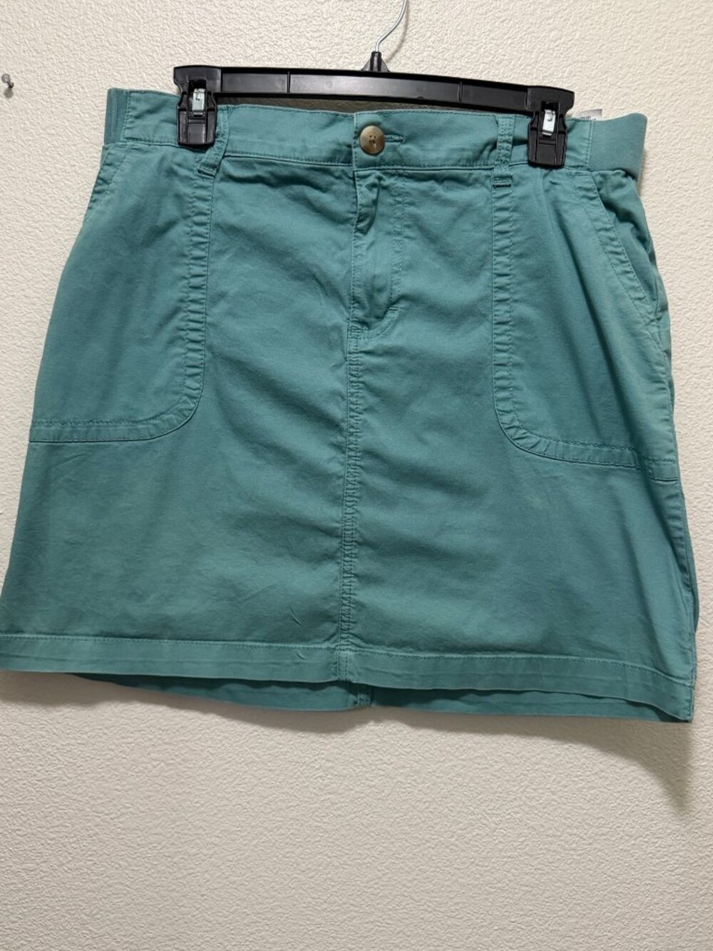 Lee teal skort, short length front back pockets, size 12M